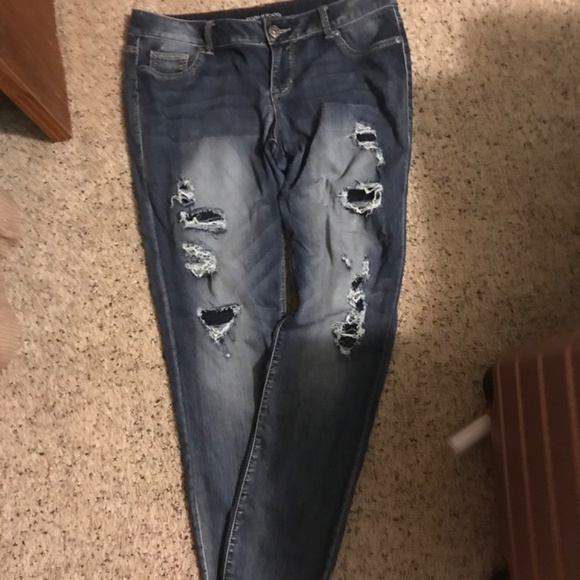 Maurice’s skinny straight  leg large regular torn - Picture 8 of 8